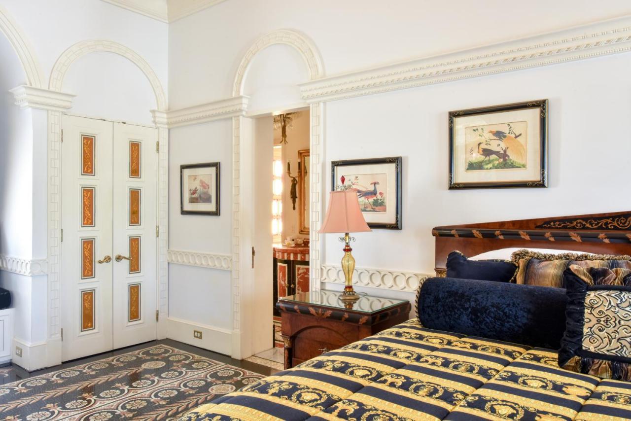 The Villa Casa Casuarina Miami Beach Bagian luar foto