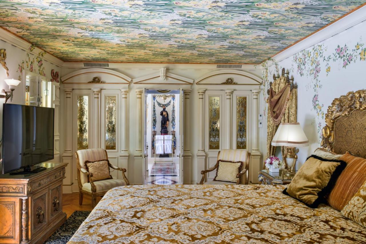 The Villa Casa Casuarina Miami Beach Bagian luar foto