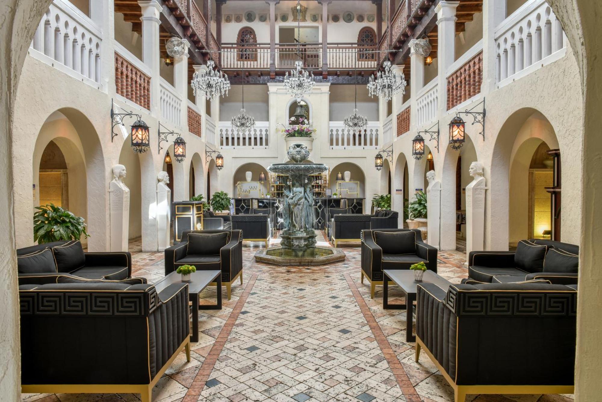 The Villa Casa Casuarina Miami Beach Bagian luar foto